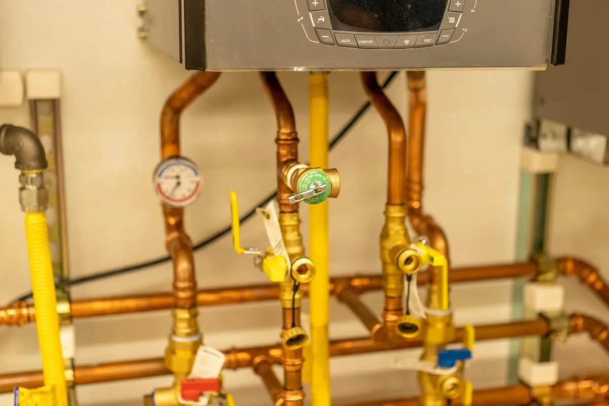 Licensed technician providing Emergency Plumbing for a homeowner in La Villa